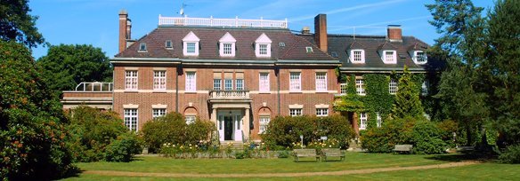 Замок Варнсдорф, построенный в 1910 году в стиле английской усадьбы, является стильным, частная больница с комфортом, высококлассный отель.