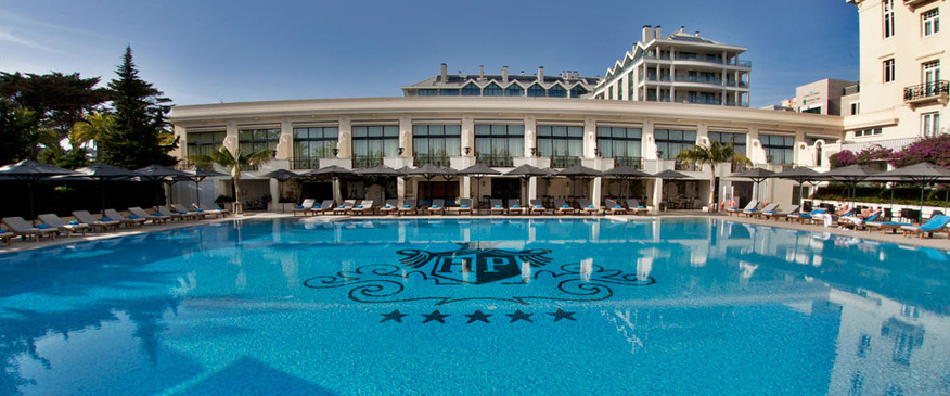 Отель Palacio Estoril Hotel Golf & Spa расположен в центральной части Эшторила, в красивом тропическом парке, с видом на океан.